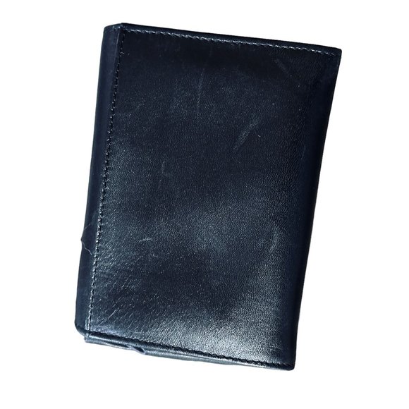 The Sak Black Soft Leather Small Wallet with zippered inside pocket - Picture 4 of 5